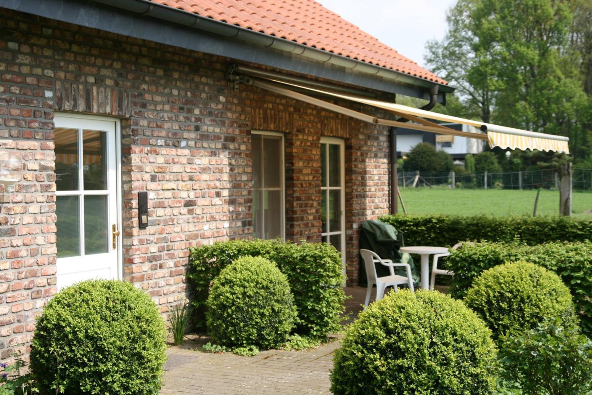 Bauerncafé und Pension Drostenhof Rees Extérieur photo